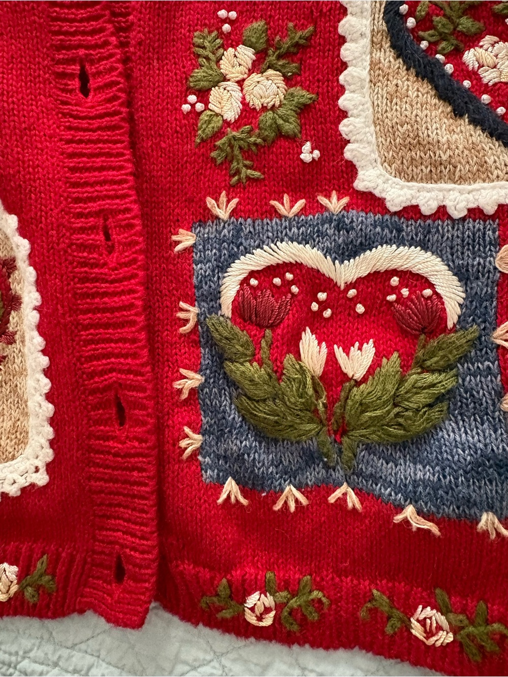 Vintage Heirloom Collectibles hand embroidered hearts cardigan. Size large. - Picture 4 of 11